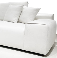 Carica l'immagine nel visualizzatore di Gallery, Divano Penzo | Interni moderni