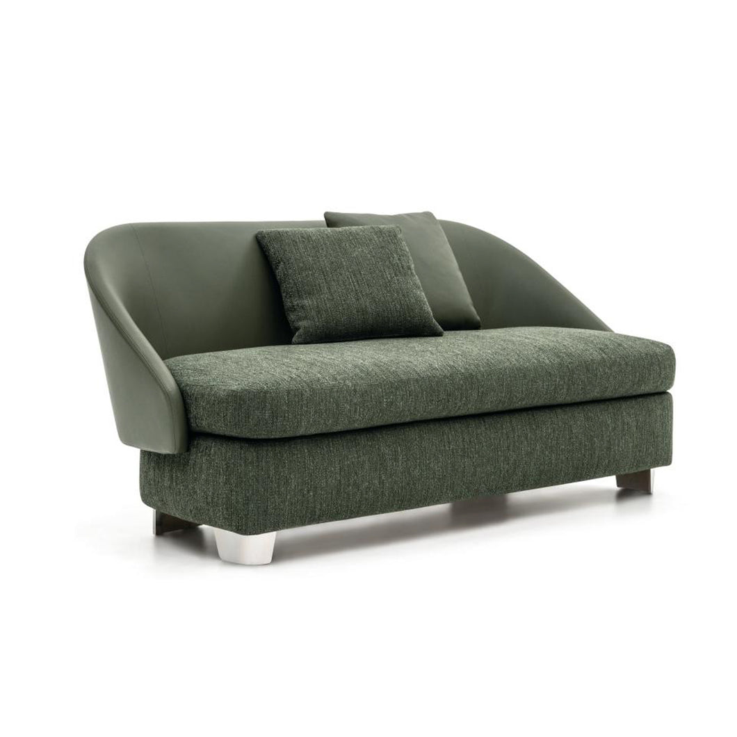 HM2702 Sofa